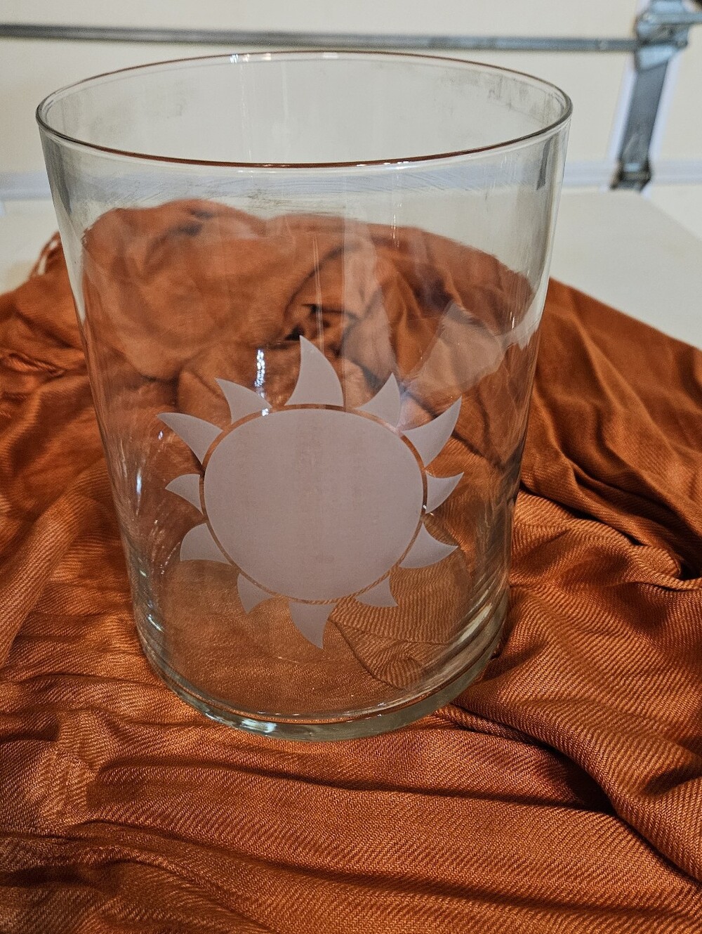 Sun Design Vase / Hurricane